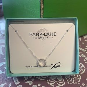 New in Box Parklane Roo Necklace in Silver 😘